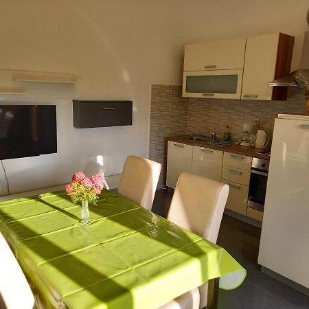 Apartment Valerija Baška Eksteriør bilde